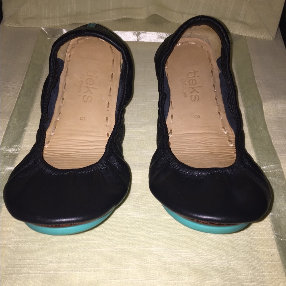 Black Tieks